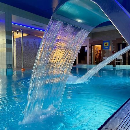בולשבו Hotel Victoria מראה חיצוני תמונה
