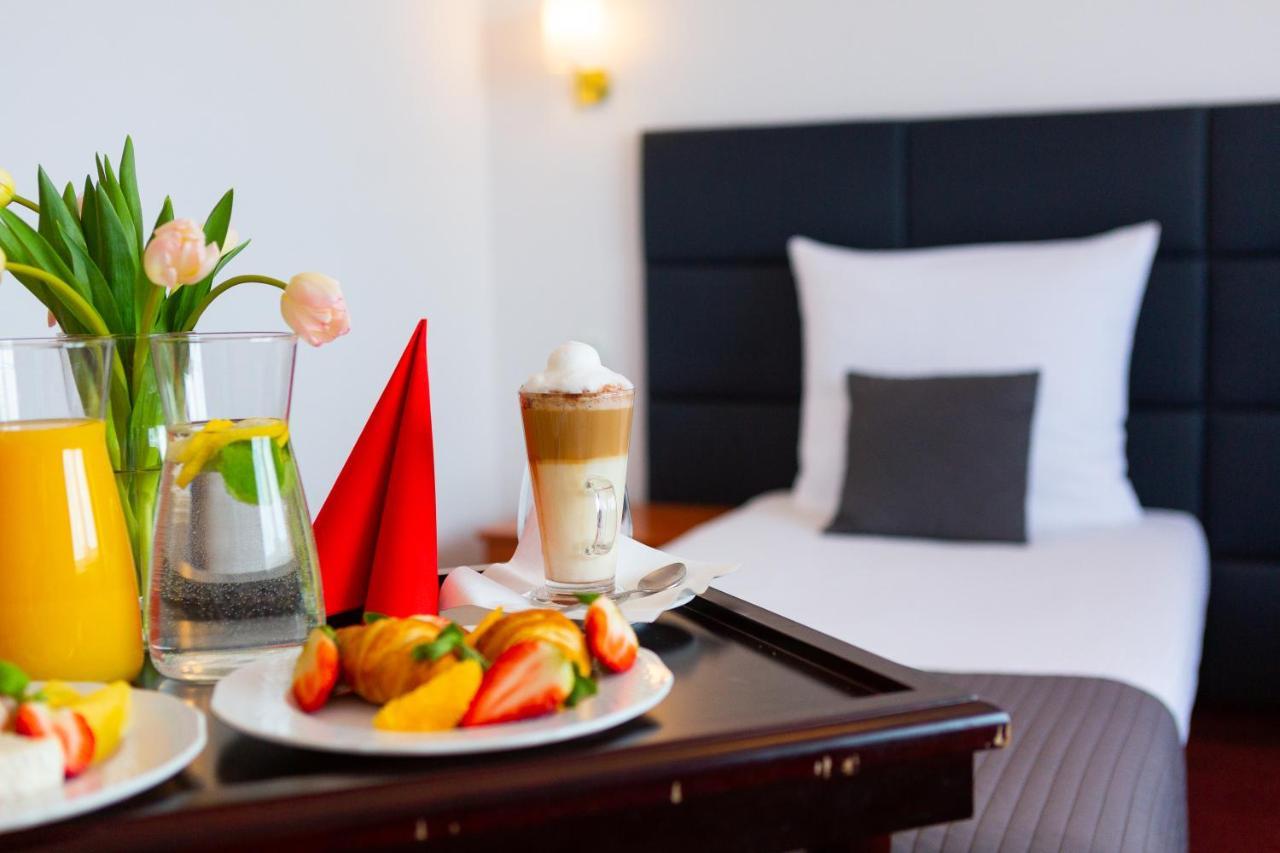 בולשבו Hotel Victoria מראה חיצוני תמונה