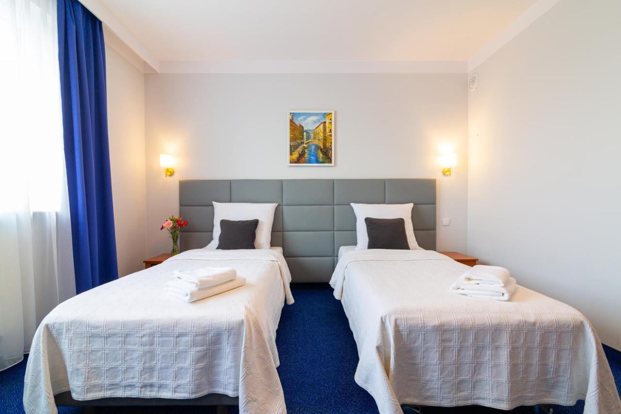 בולשבו Hotel Victoria מראה חיצוני תמונה