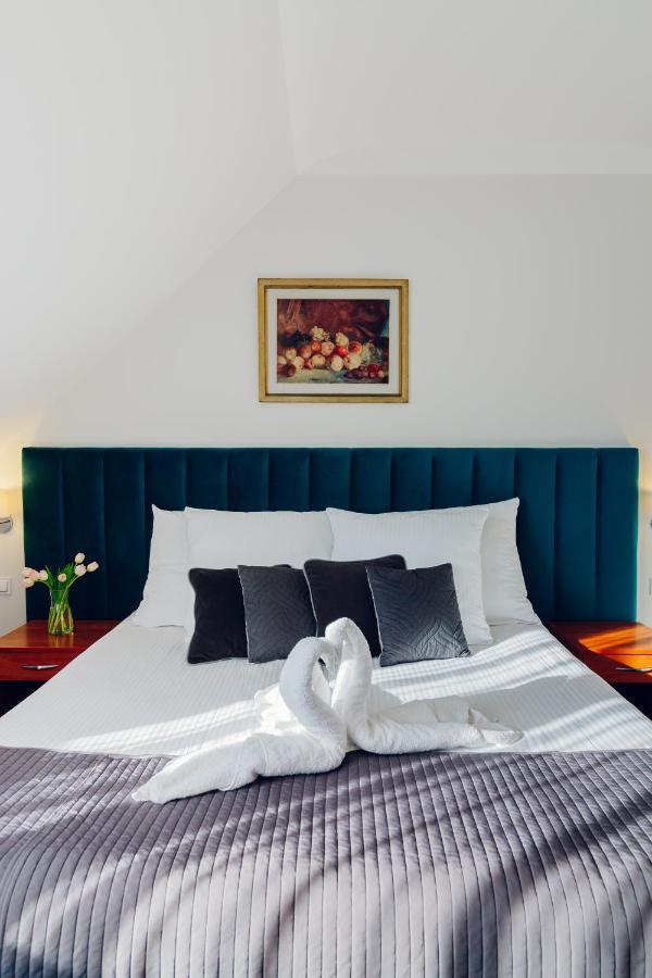 בולשבו Hotel Victoria מראה חיצוני תמונה