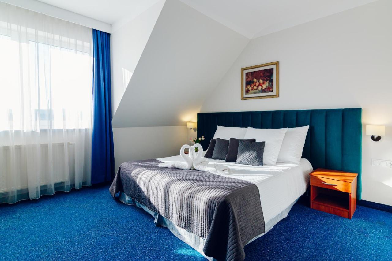 בולשבו Hotel Victoria מראה חיצוני תמונה