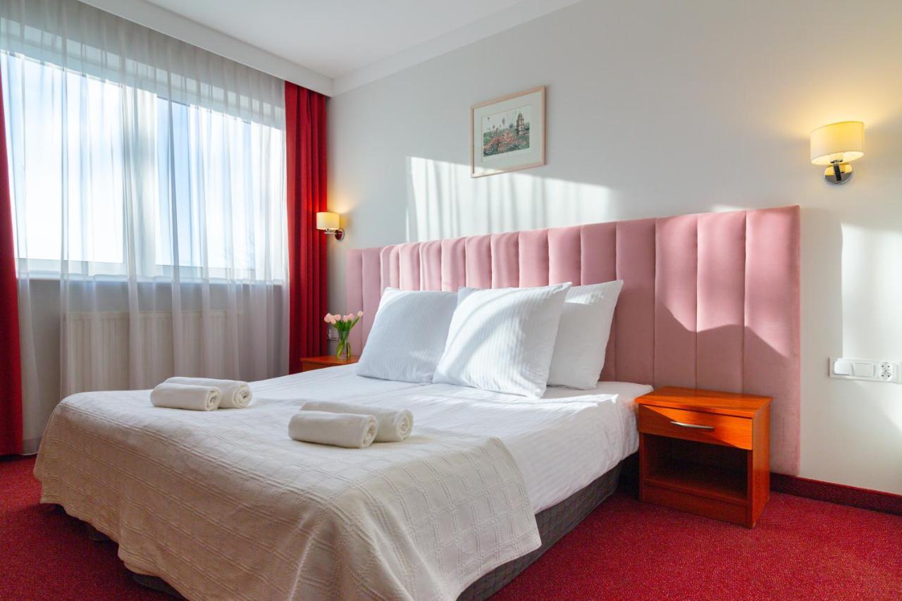 בולשבו Hotel Victoria מראה חיצוני תמונה