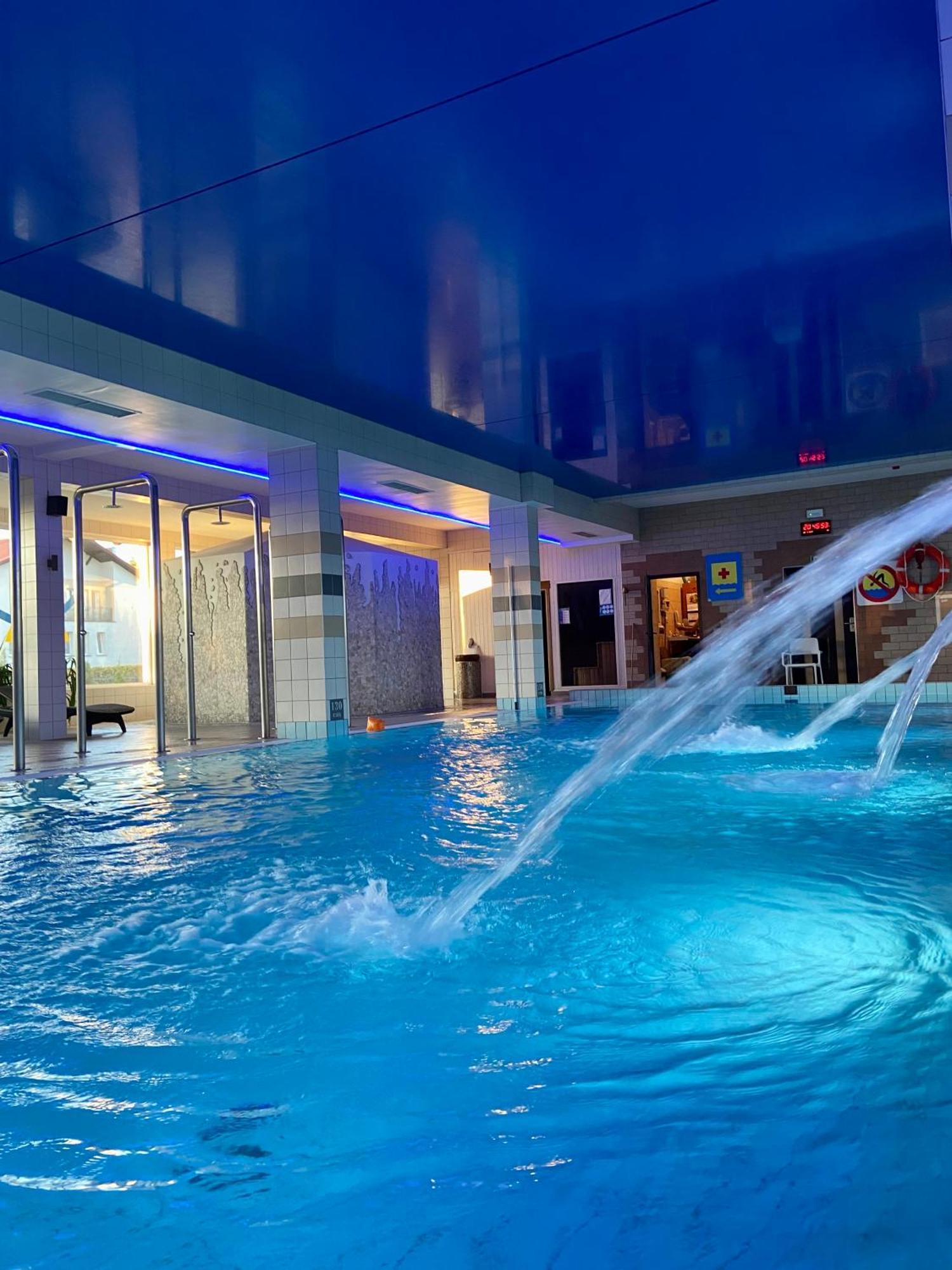 בולשבו Hotel Victoria מראה חיצוני תמונה