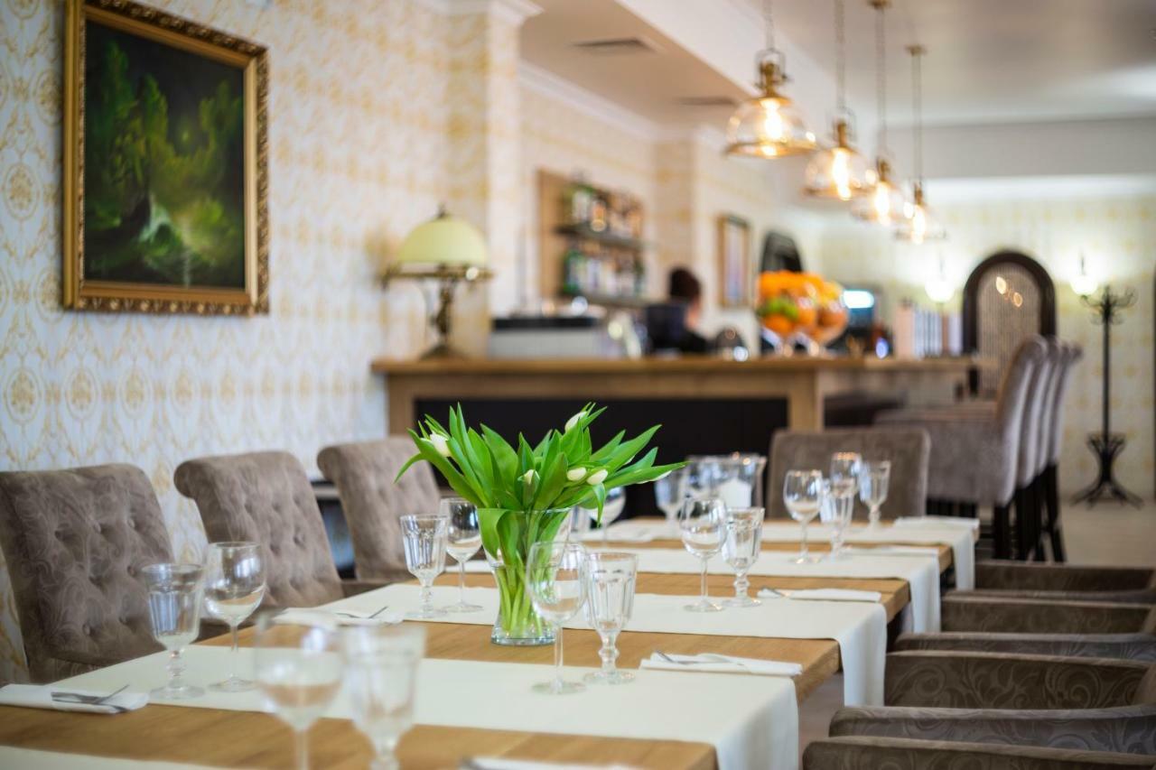 בולשבו Hotel Victoria מראה חיצוני תמונה