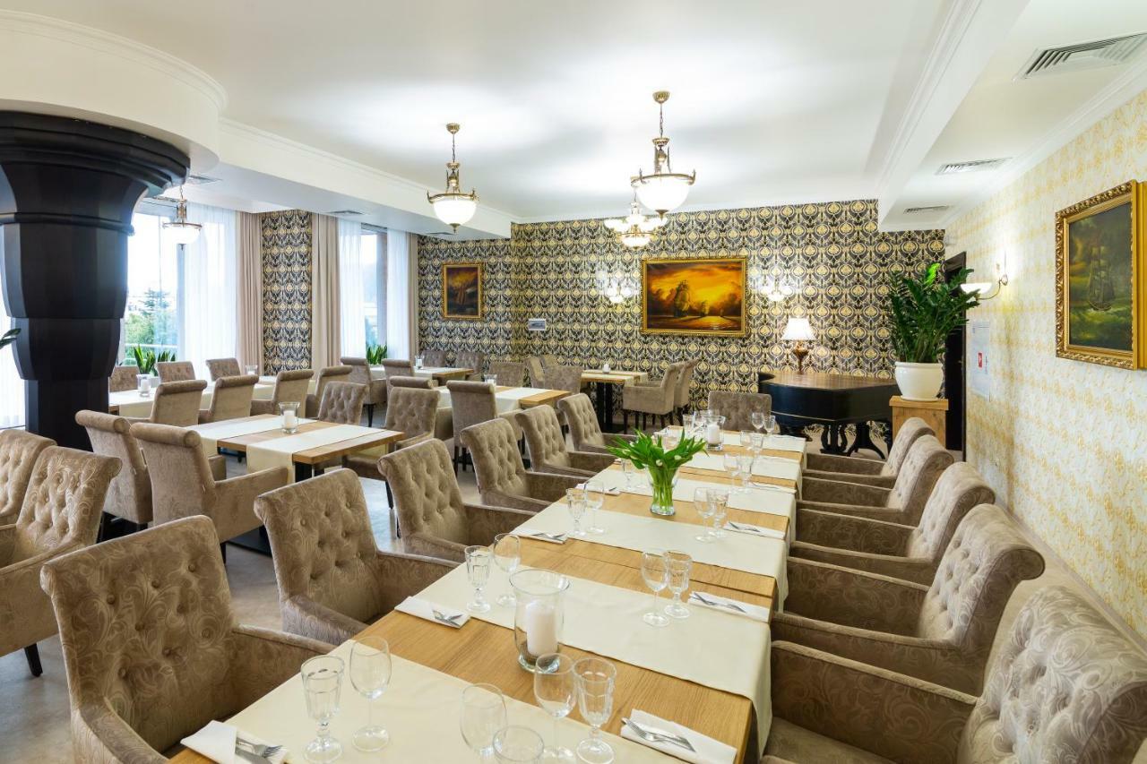 בולשבו Hotel Victoria מראה חיצוני תמונה