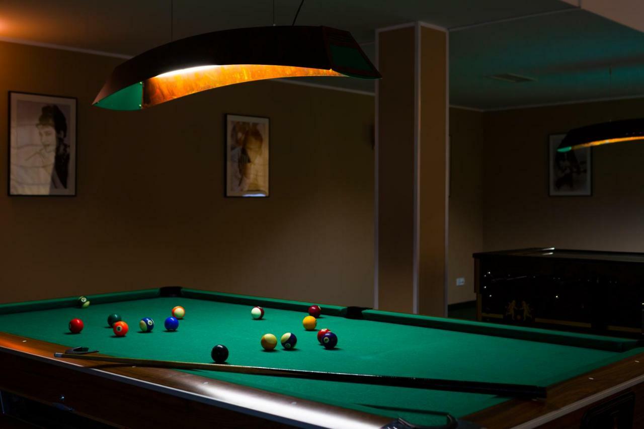 בולשבו Hotel Victoria מראה חיצוני תמונה