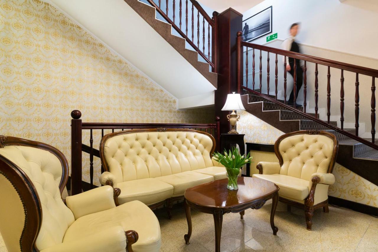 בולשבו Hotel Victoria מראה חיצוני תמונה